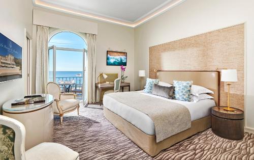 Superior Room with garden & sea view