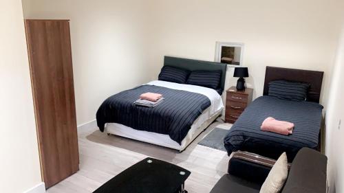 Mon Repos 24hr Heathrow Airport 3