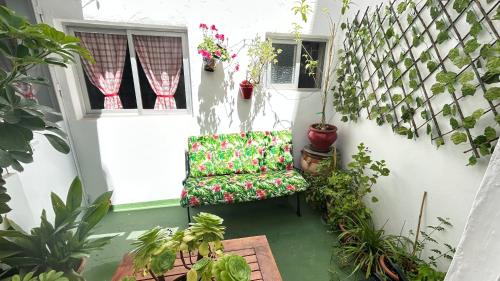 Cozy Town House With Terrace and Free Wifi