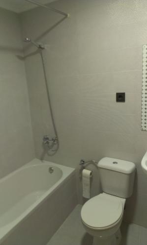 Hostal Bisbal ONLY ADULTS NO AC, Walencja (zdjęcie 4)