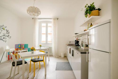 Three-Bedroom Apartment room in Guesthouse Tree Rooms Modern