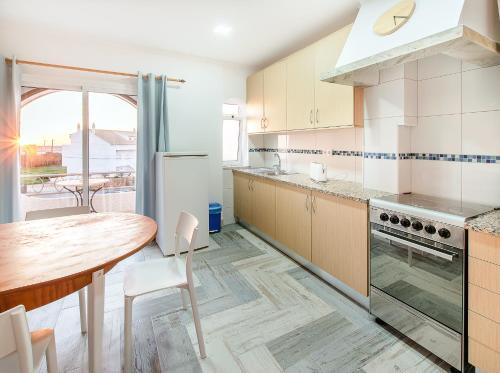 Cocina, Tonel Apartments in Sagres