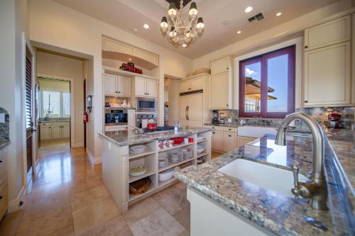 Rainbow Hale Estate 4 Br Home – Ka'anapali, HI