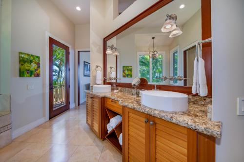 Rainbow Hale Estate 4 Br Home – Ka'anapali, HI