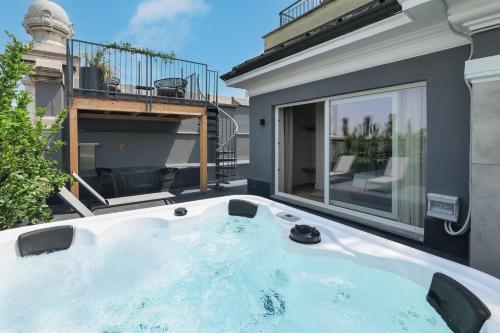 PRESTIGE BOUTIQUE APARTHOTEL - Piazza Duomo View 4