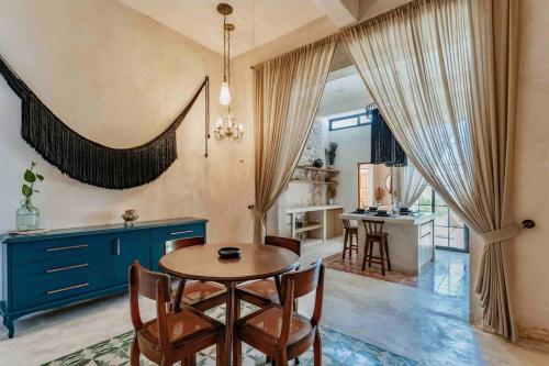 ¡CASA RECIÉN REMODELADA CON PISCINA EN EL CENTRO DE MERIDA! in Mérida, Mexico