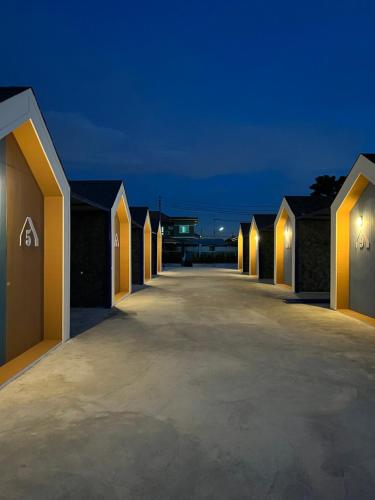 Chics Resort