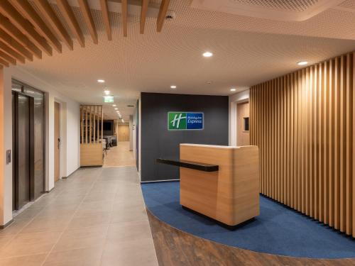 大堂, Holiday Inn Express Hamburg South A7 AS42 By IHG in 埃格斯托夫