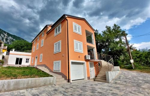 Exterior view, Vinodol Apartments 1 and 2 in Veli Dol