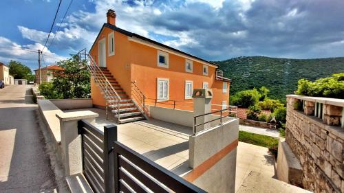 Exterior view, Vinodol Apartments 1 and 2 in Veli Dol