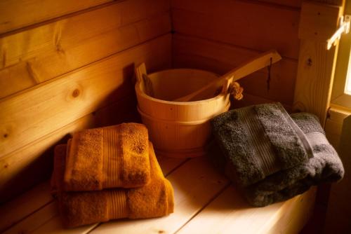 桑拿, Glamping Troll House Eco-Cottage, Nuuksio for Nature lovers, Petfriendly in 埃斯波森德
