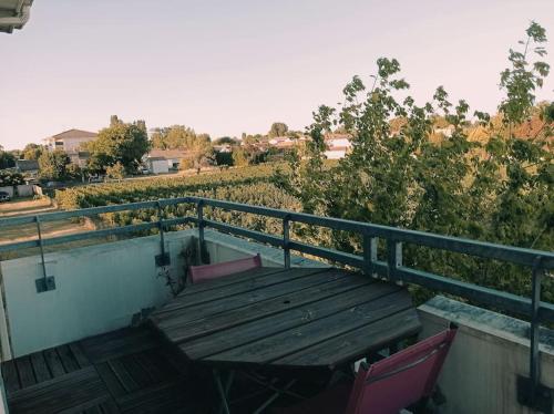 Studio proche de la gare avec le calme des vignes. - Location saisonnière - Libourne