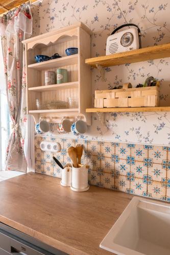 Kitchen, Siedlisko Niezapominajka - domek z basenem i balia in Ostrow Mazowiecka