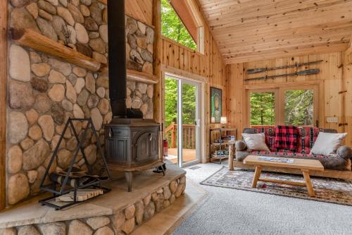 Double Arrow Cabin in Mercer, USA