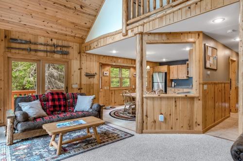 Double Arrow Cabin in Mercer, USA