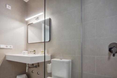 Alojamientos Turísticos Cardona - Apartamento 1 Hab. Superior - image 10