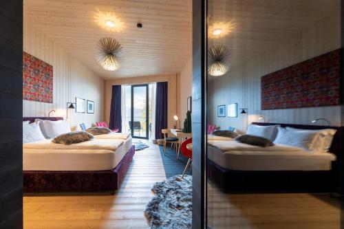 room detail thumbnail 2