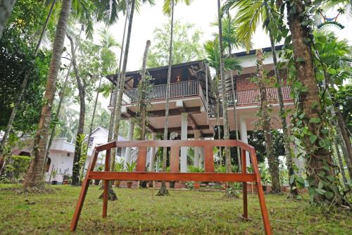 Serenity Villa and Treehouse