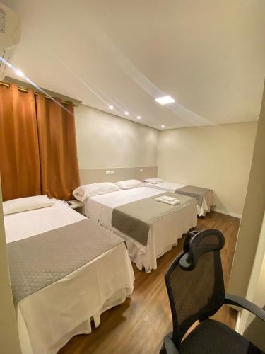 3 twin beds