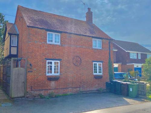 Private Bedrooms in Quaint Oxfordshire Village Cottage Wantage