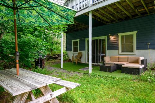 Mountain Treasure Bed and Breakfast Mountain Treasure Bed and Breakfast