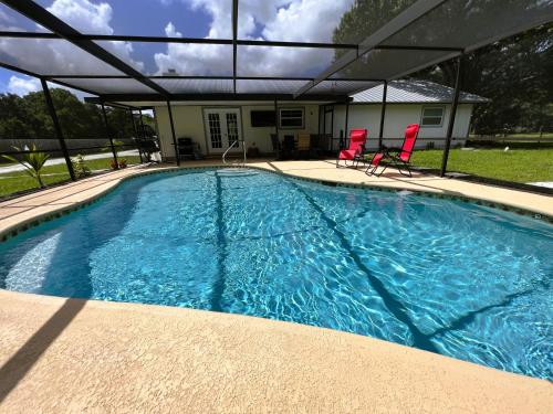 New Dbl King Ste 13 miles to Worlds Best Beaches in Bradenton, USA