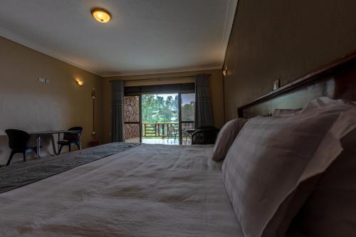 Bunyonyi Overland Resort