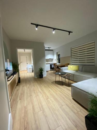 Lucas Downtown, Tirana (photo 6)