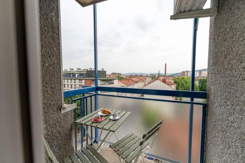 Studio with Balcony image 6