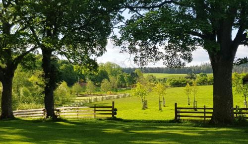 Vedere exterior, Marcassie Farm Lodges - Ash Studio in Forres
