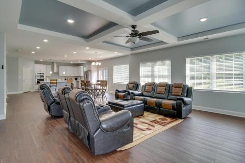 Dumfries Vacation Rental about 32 Mi to Washington DC!