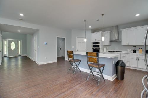 Dumfries Vacation Rental about 32 Mi to Washington DC! in Dumfries, USA