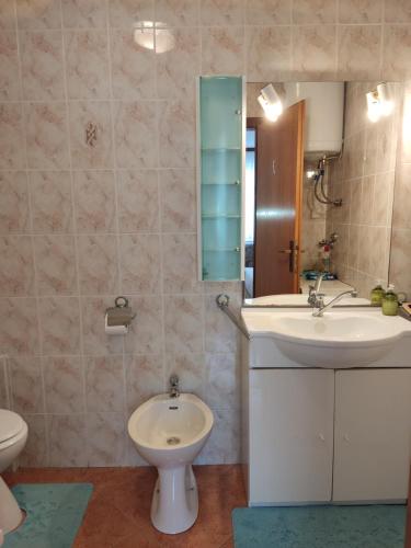 Studio Apartment with Sea View image 5