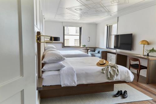 2 king beds