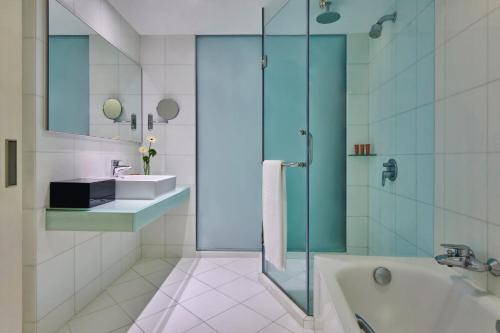 room detail thumbnail 2