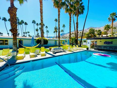 A PLACE IN THE SUN Hotel - ADULTS ONLY Big Units, Privacy Gardens & Heated Pool & Spa in 1 Acre Park Palm Springs