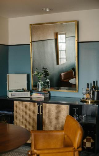 471559920 Hotel Emeline