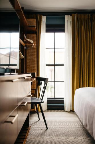 471559955 Hotel Emeline
