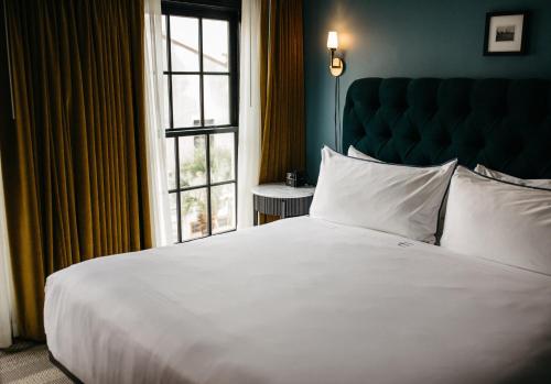 471559958 Hotel Emeline