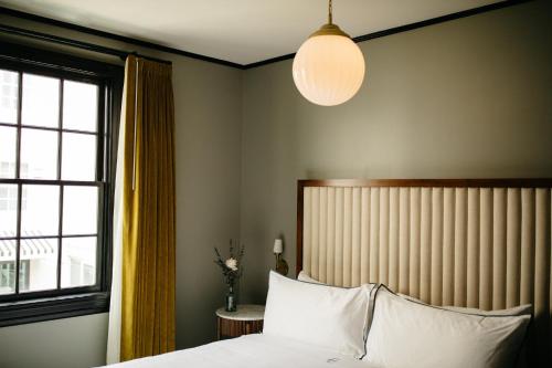 471559985 Hotel Emeline