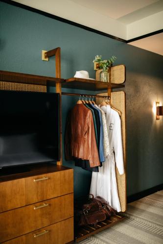 471559987 Hotel Emeline