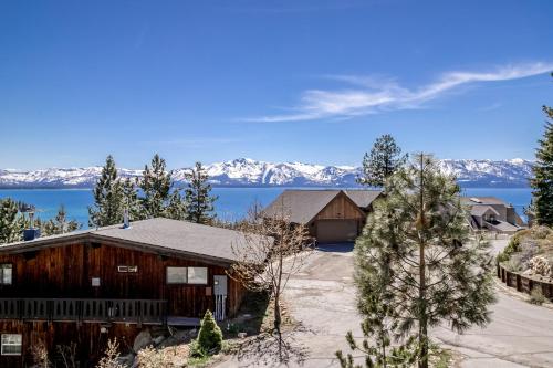 Lakeview Chalet on Don Drive