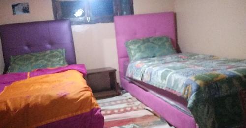 2 twin beds