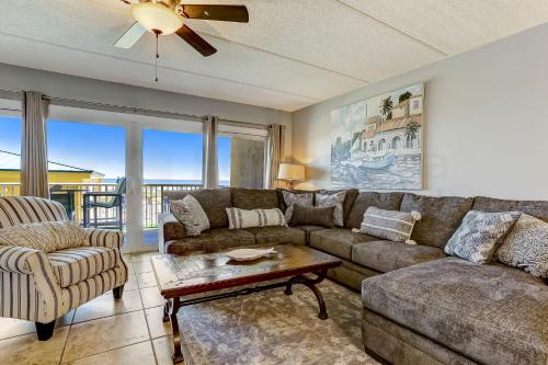 Steps to Oceanside Condo