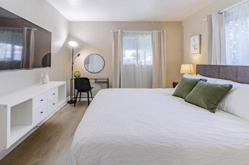 Three-Bedroom House image 10