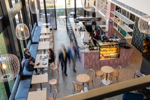 Pub/Lounge, Mantra Tonsley Adelaide in Adelaide