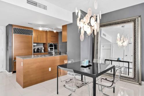 Brickell 2 Bed/1 Bath Haven