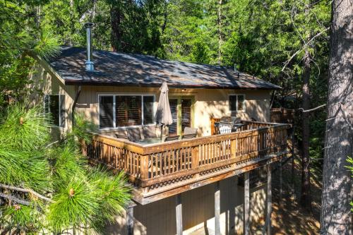 Cozy Mi-Wuk Village Cabin w/ Deck! - Long Barn, CA
