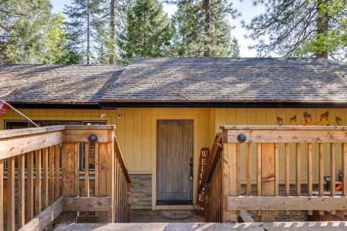 Cozy Mi-Wuk Village Cabin with Deck!