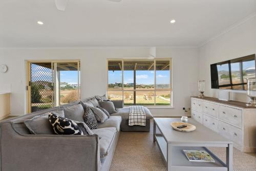 13 Kightley Rd - BYO Linen - Pets Negotiable - Wi-Fi in กูลวา